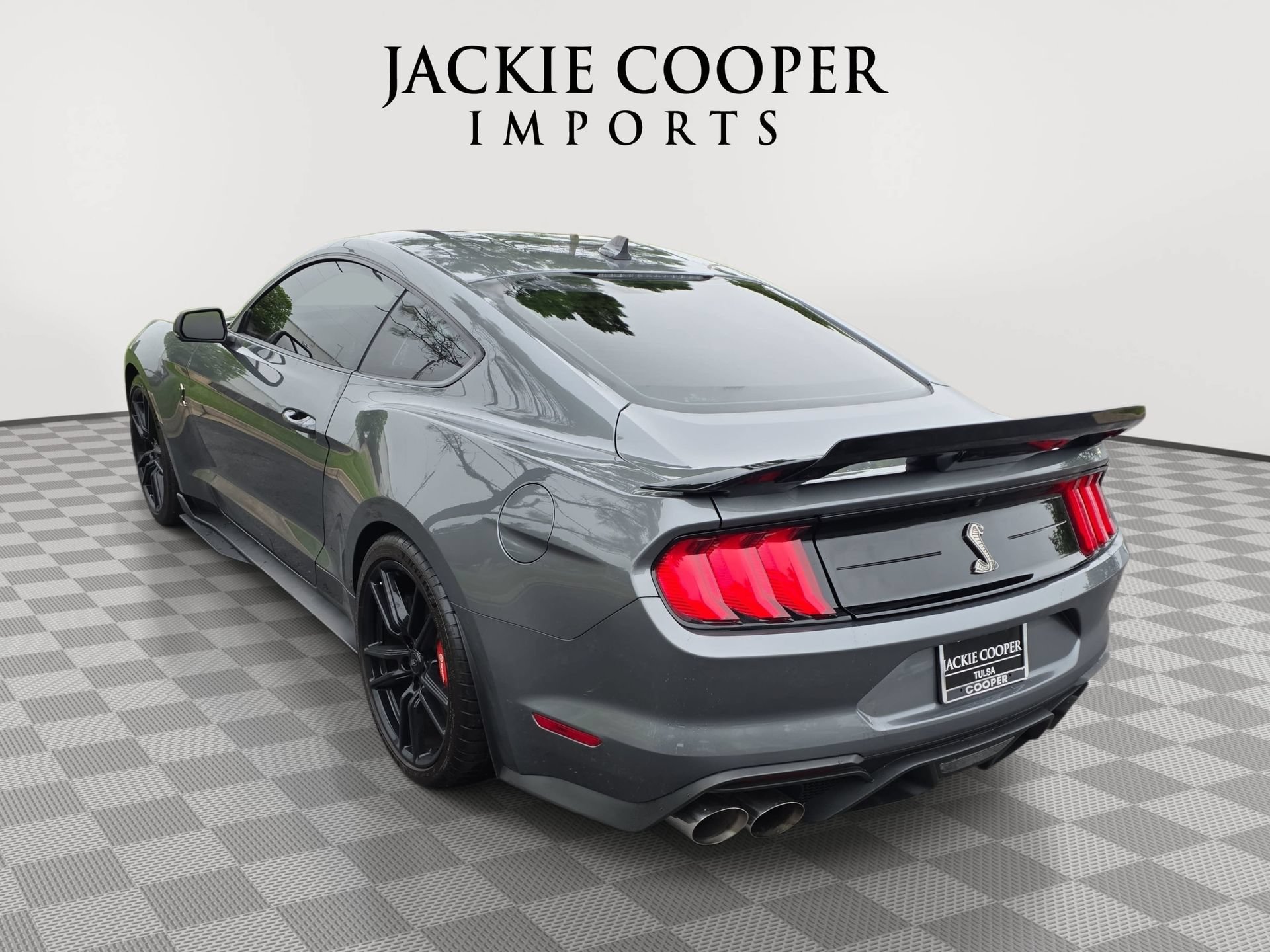 Used 2022 Ford Mustang Shelby GT500 w/ Technology Package RWD image 7