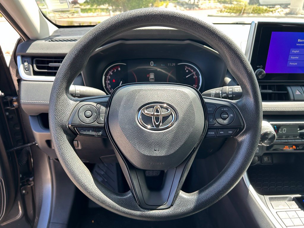 Used 2025 Toyota RAV4 XLE AWD/4WD image 10