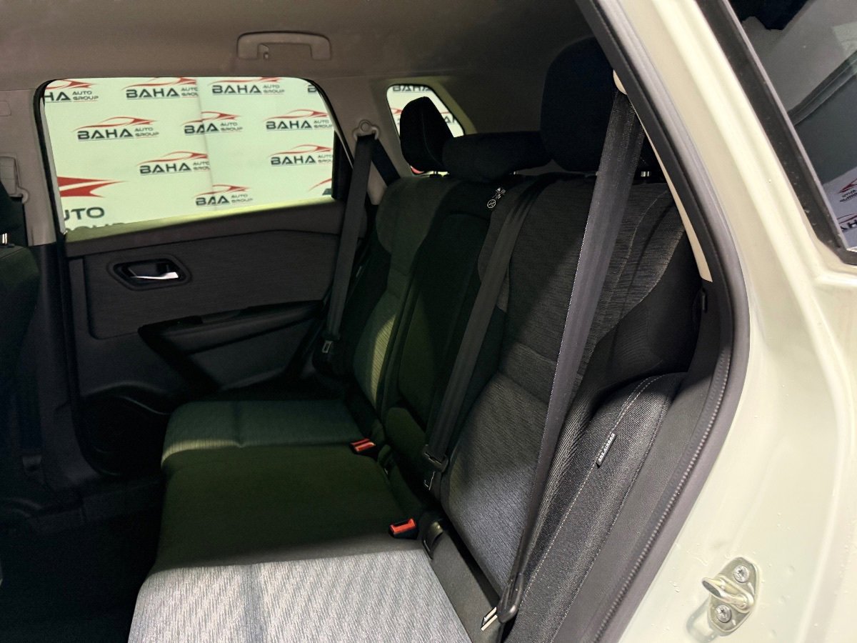 Used 2023 Nissan Rogue SV image 40