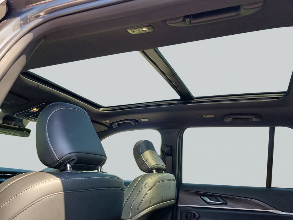 New 2026 Jeep Grand Cherokee Limited w/ Limited Altitude Package RWD image 29
