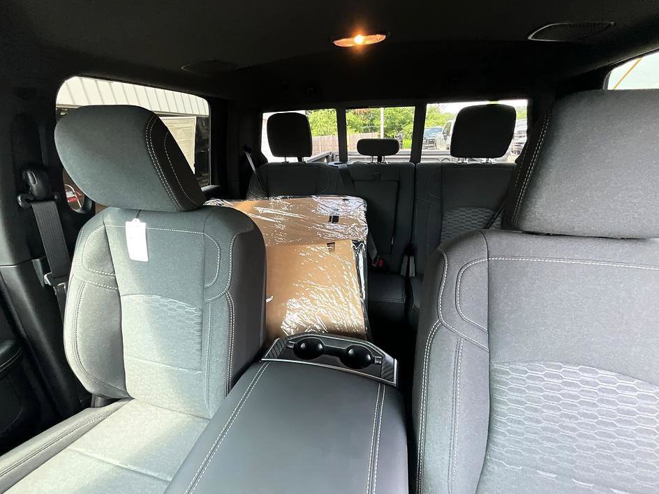 New 2026 RAM 2500 Big Horn AWD/4WD image 35