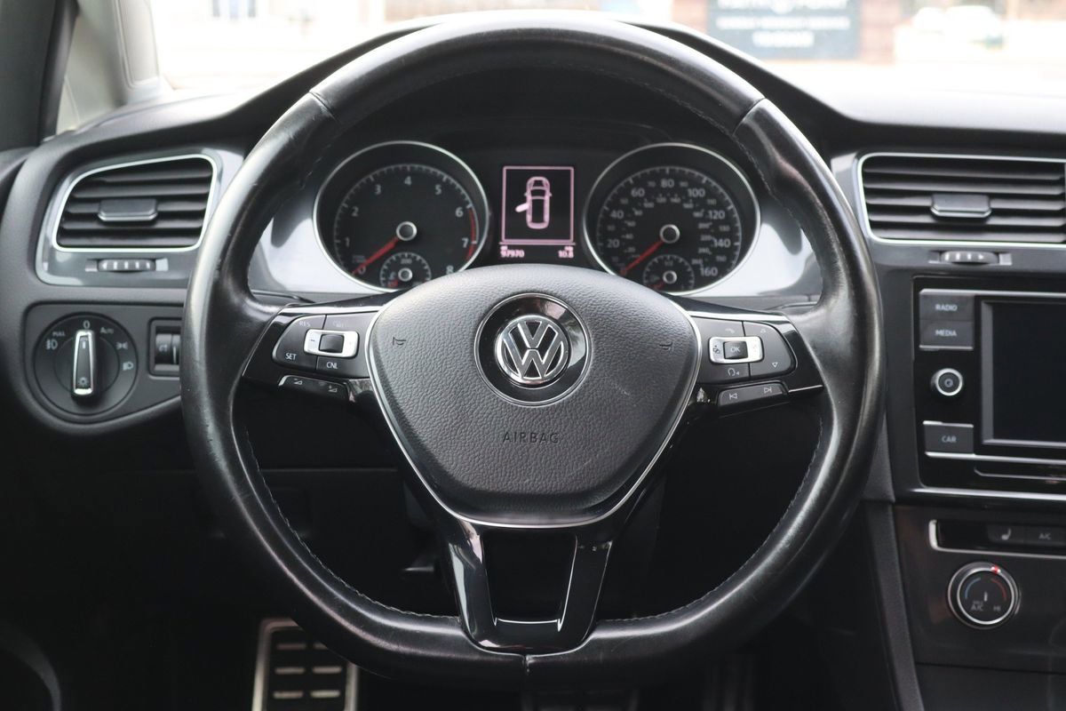 Used 2018 Volkswagen Golf Alltrack S image 19