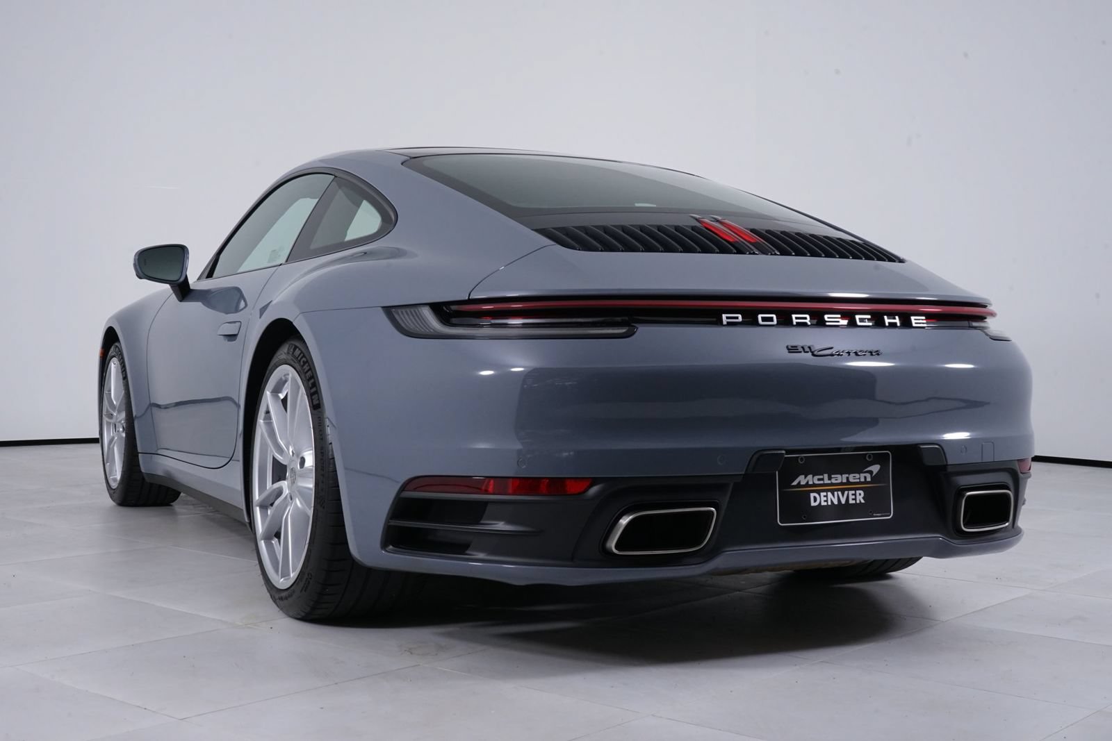 Used 2024 Porsche 911 Carrera RWD image 17