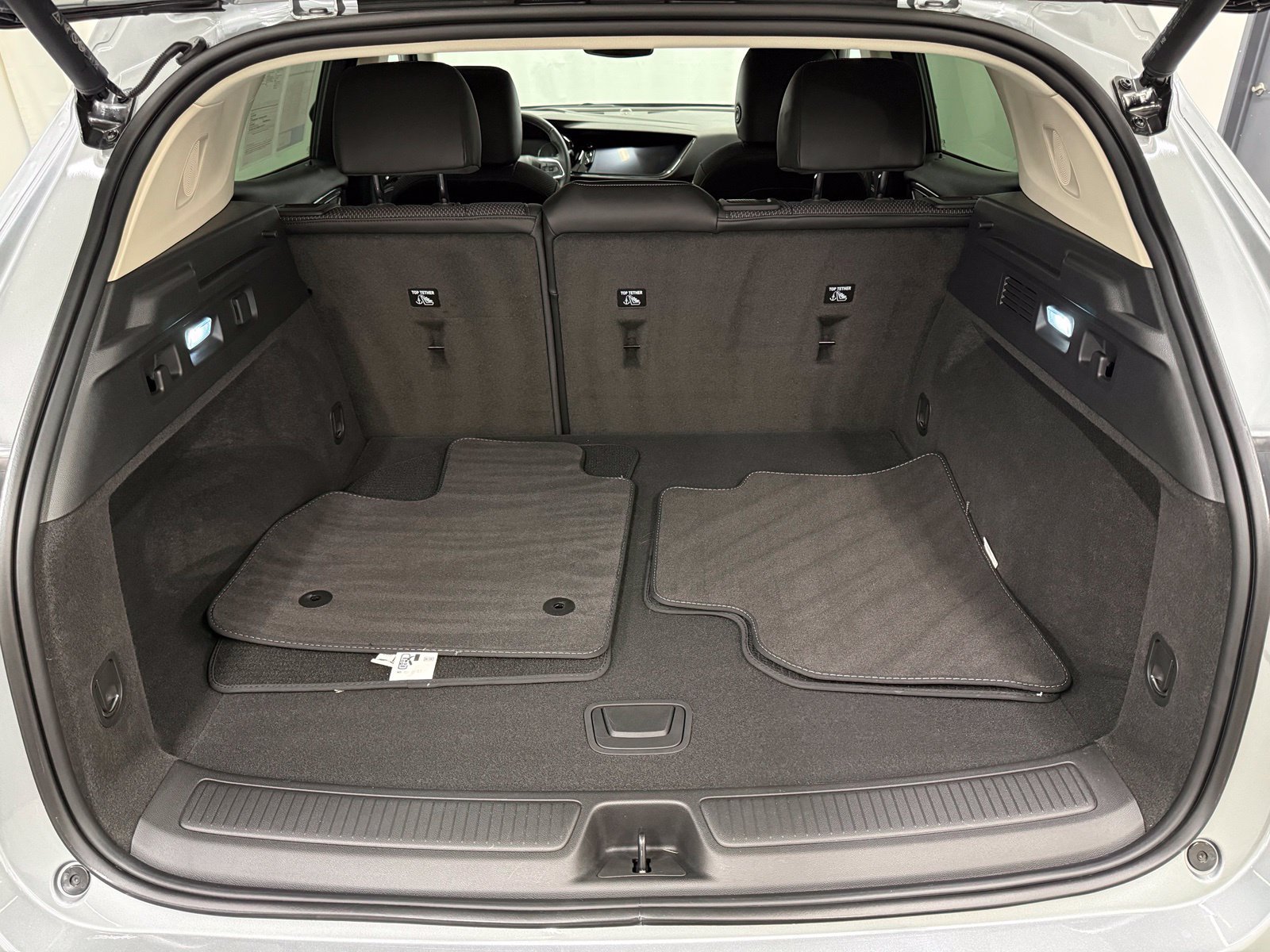 Used 2023 Buick Envision Preferred AWD/4WD image 5