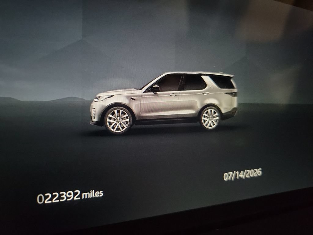 Used 2024 Land Rover Discovery Metropolitan Edition AWD/4WD image 18