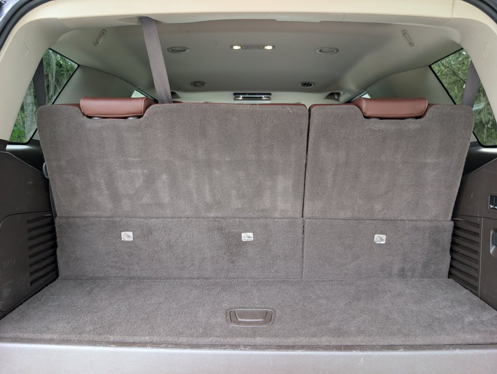 Used 2018 Chevrolet Tahoe Premier AWD/4WD image 17