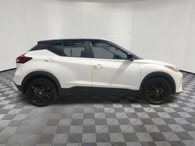 Used 2023 Nissan Kicks SV w/ Interior Electronics Package FWD image 4