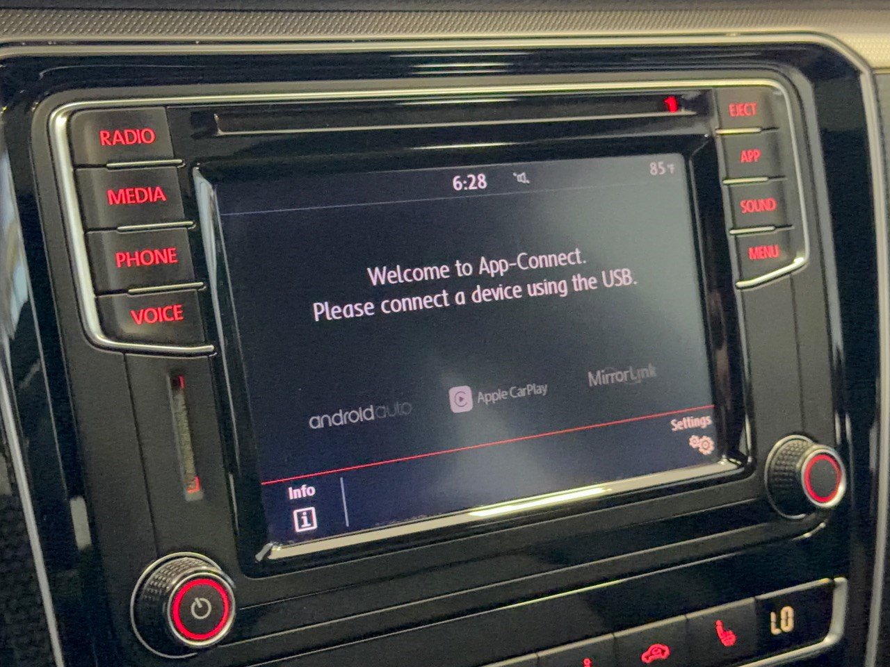 Used 2018 Volkswagen Passat 3.6 FWD image 23