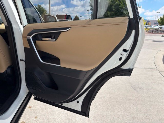 Used 2019 Toyota RAV4 Limited FWD image 16