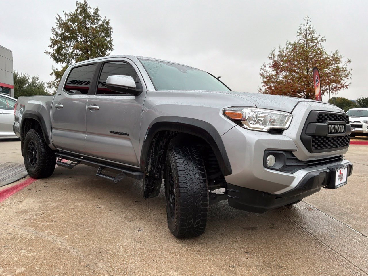 Used 2021 Toyota Tacoma SR5 RWD image 4