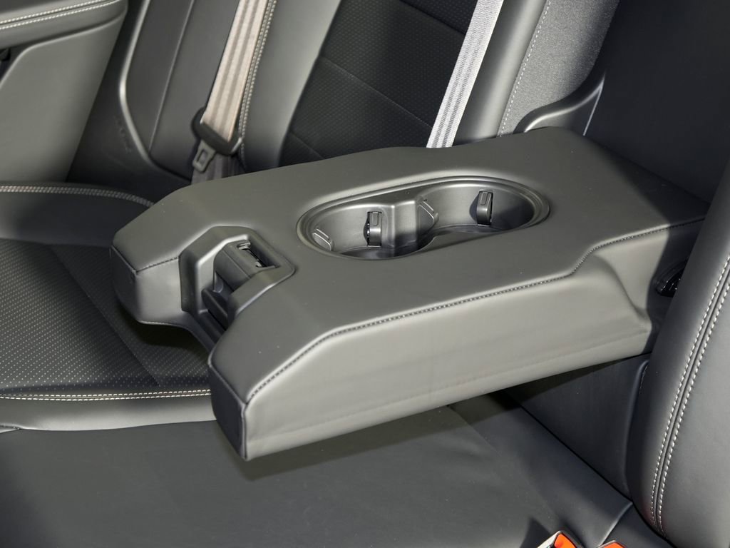 New 2026 Porsche Macan Turbo Electric image 35