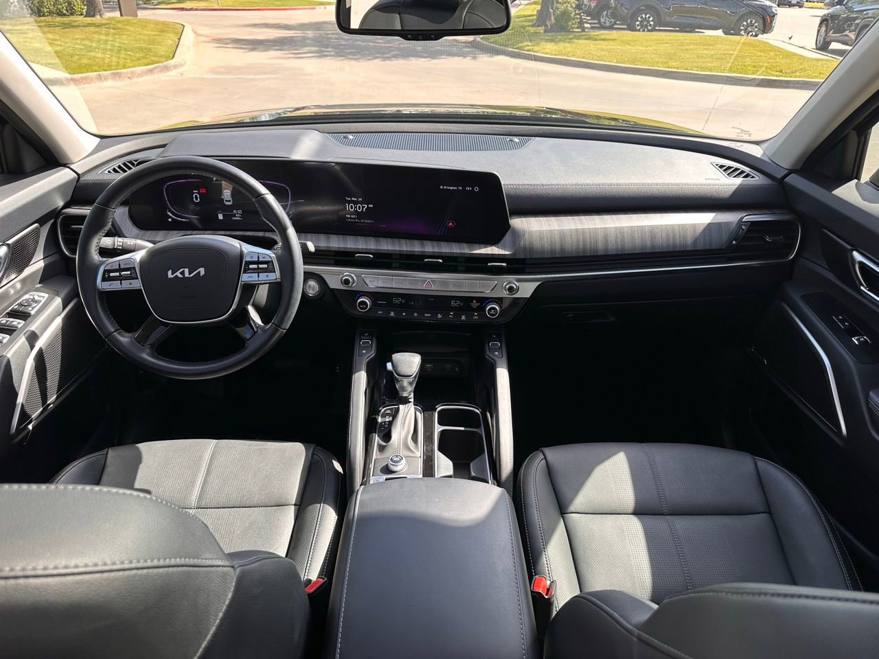 Used 2025 Kia Telluride EX w/ EX Captain's Chair Package image 19