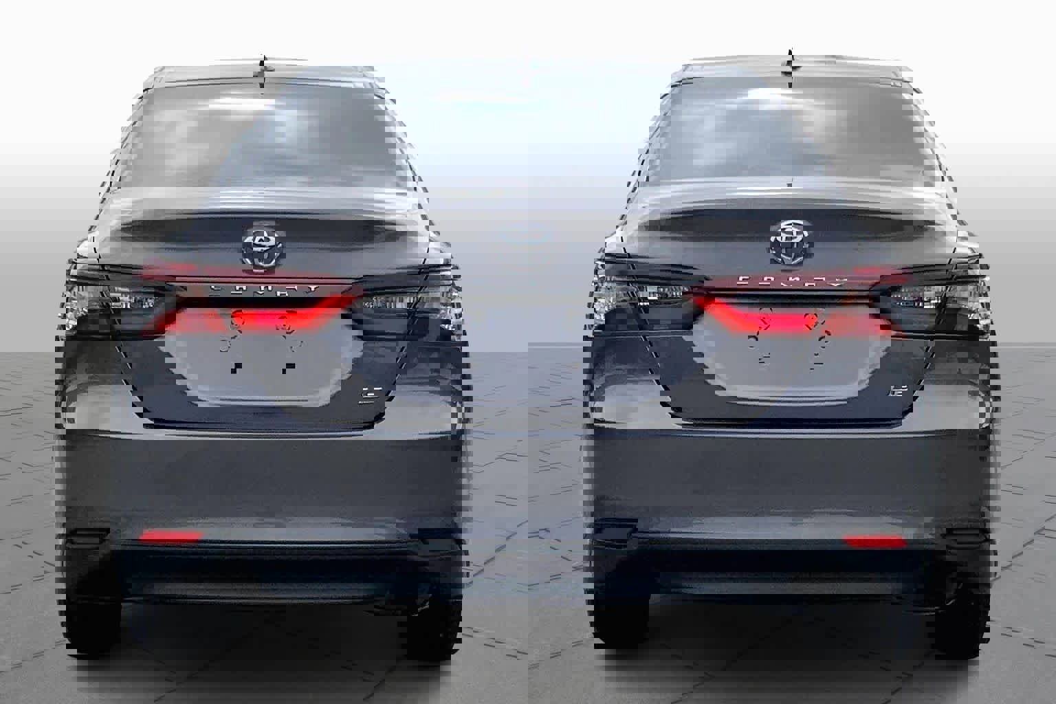 Used 2024 Toyota Camry LE image 5