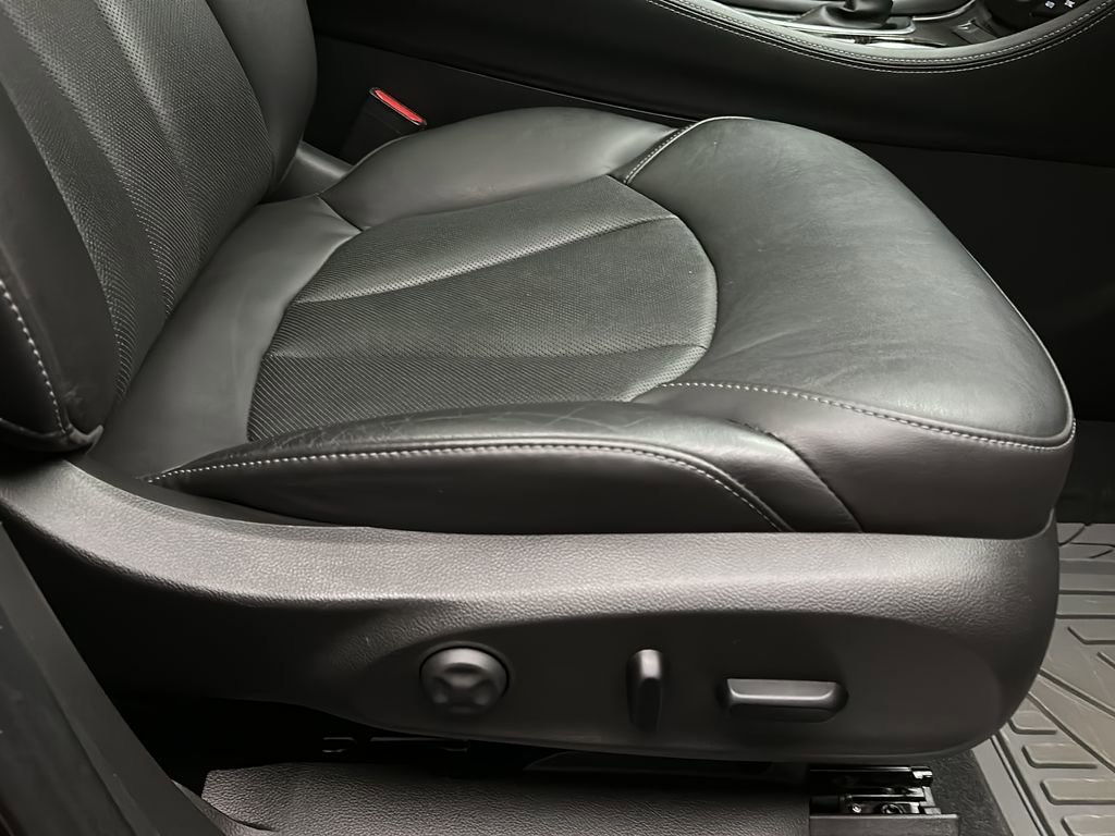 Used 2020 Buick Envision Premium AWD/4WD image 20