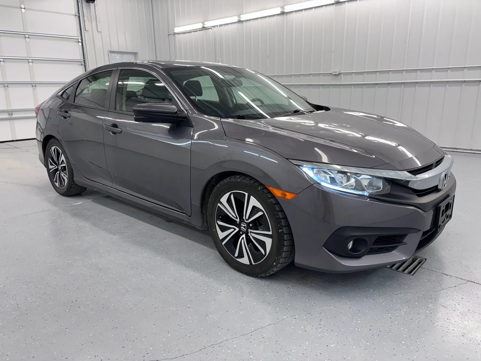Used 2018 Honda Civic EX-T image 10