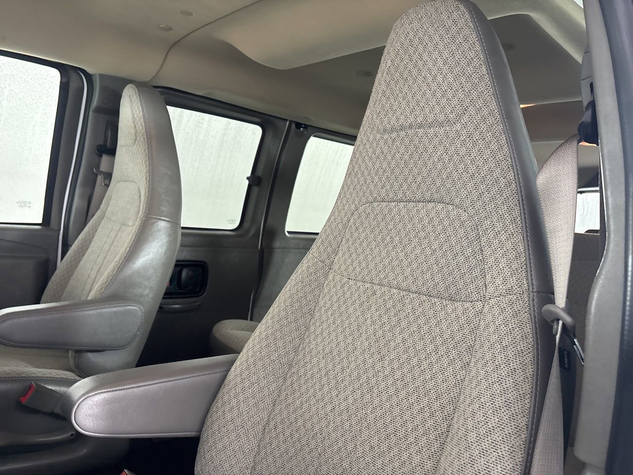 Used 2024 Chevrolet Express 3500 LT w/ LT Preferred Equipment Group image 9