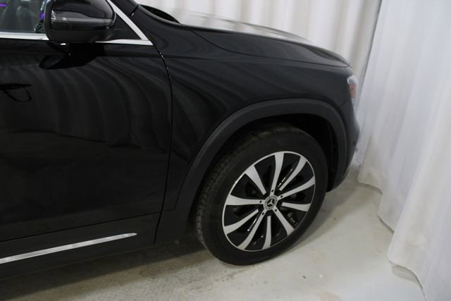 Used 2022 Mercedes-Benz GLB 250 4MATIC w/ Premium Package Lite image 37