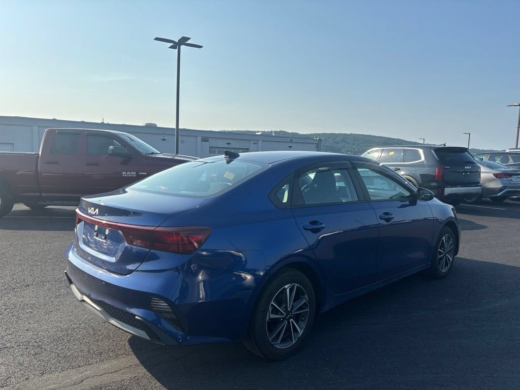 Certified 2022 Kia Forte LXS FWD image 2