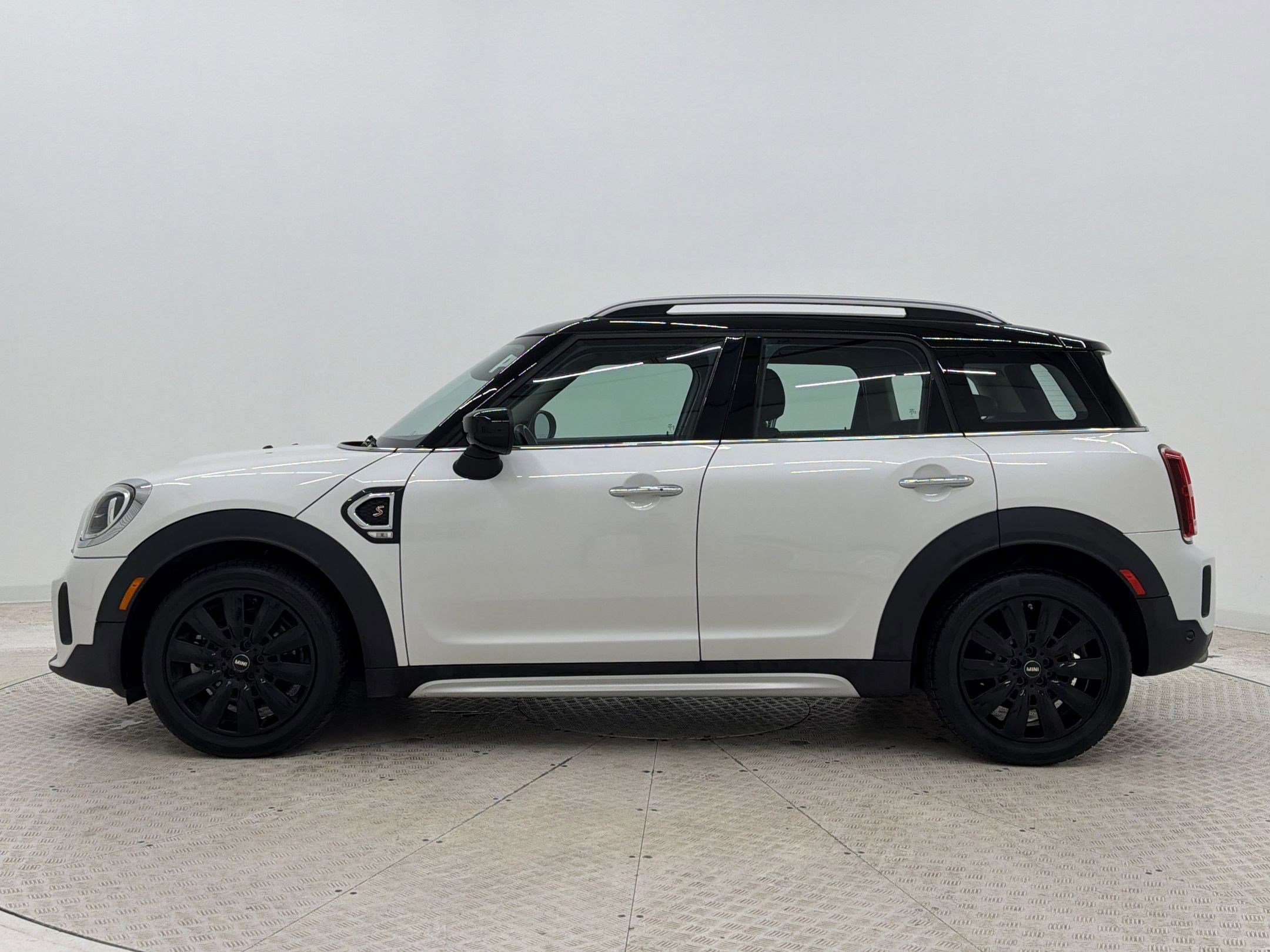 Used 2024 MINI Cooper Countryman S FWD image 2