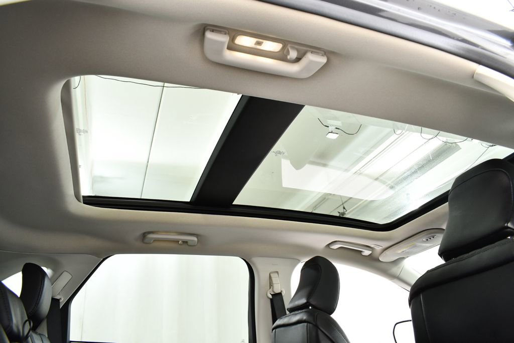 Used 2024 Ford Edge Titanium w/ Equipment Group 301A image 18