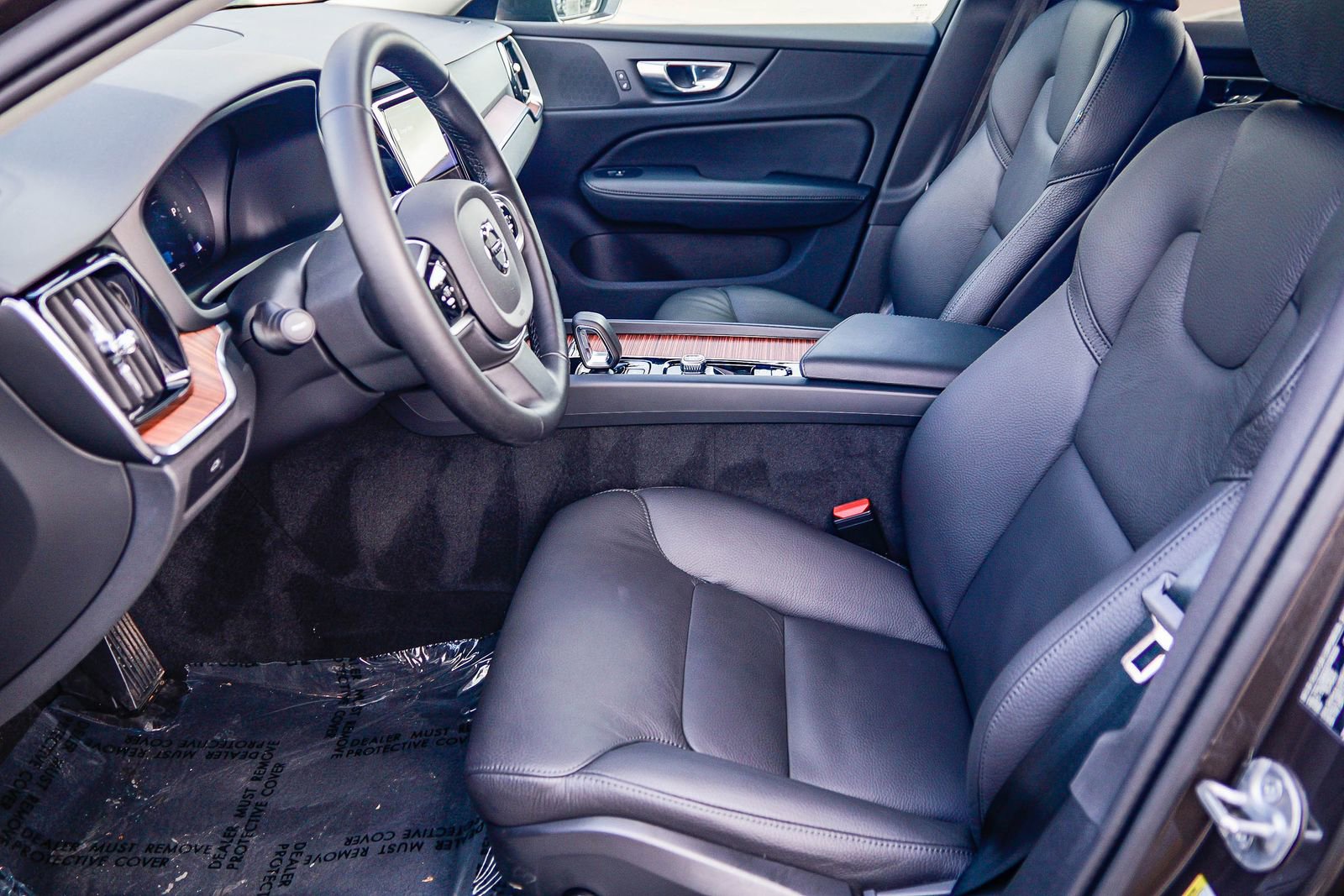 Used 2025 Volvo V60 B5 Cross Country Plus image 20