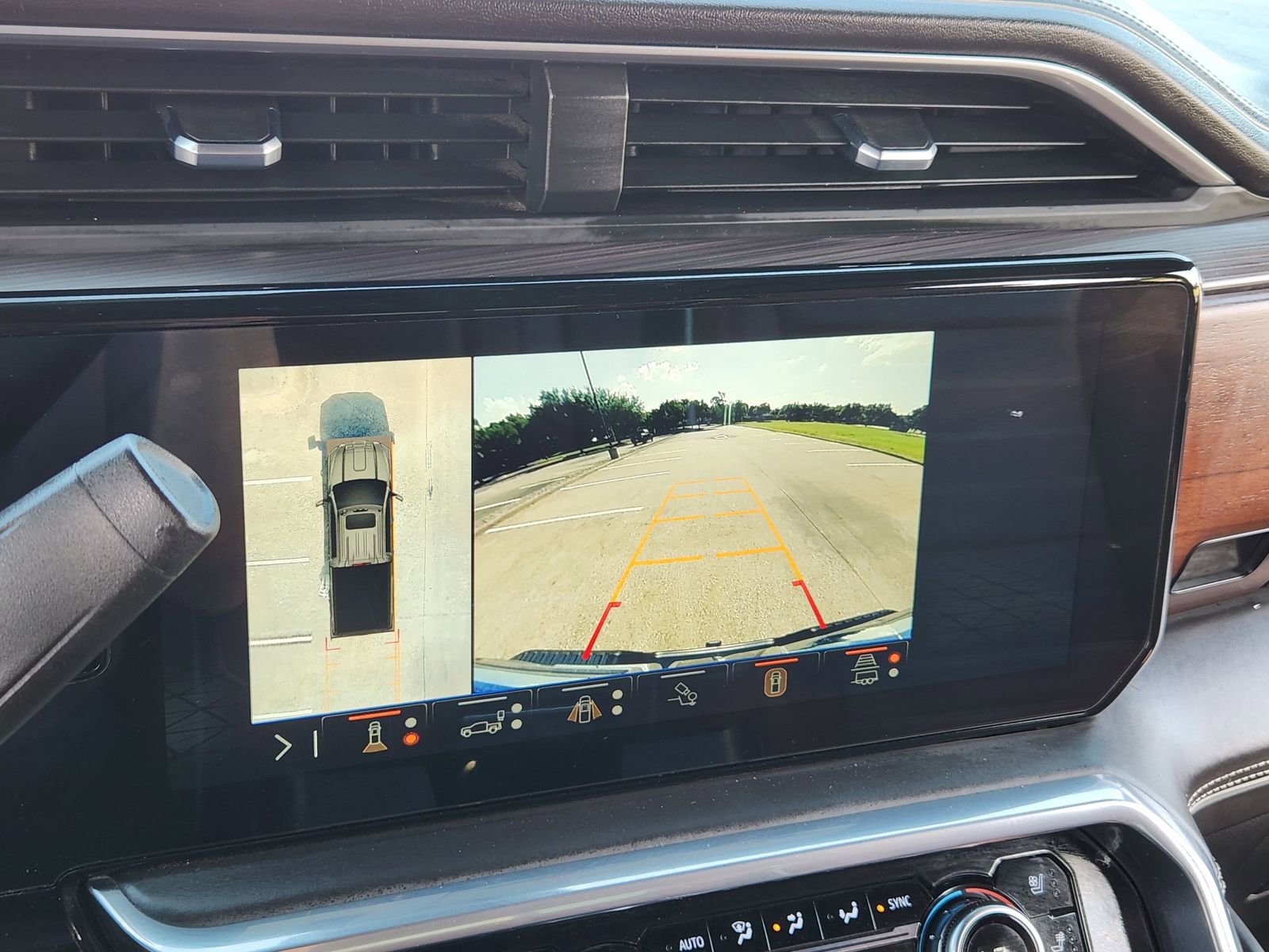 Used 2024 GMC Sierra 3500 Denali Ultimate AWD/4WD image 27
