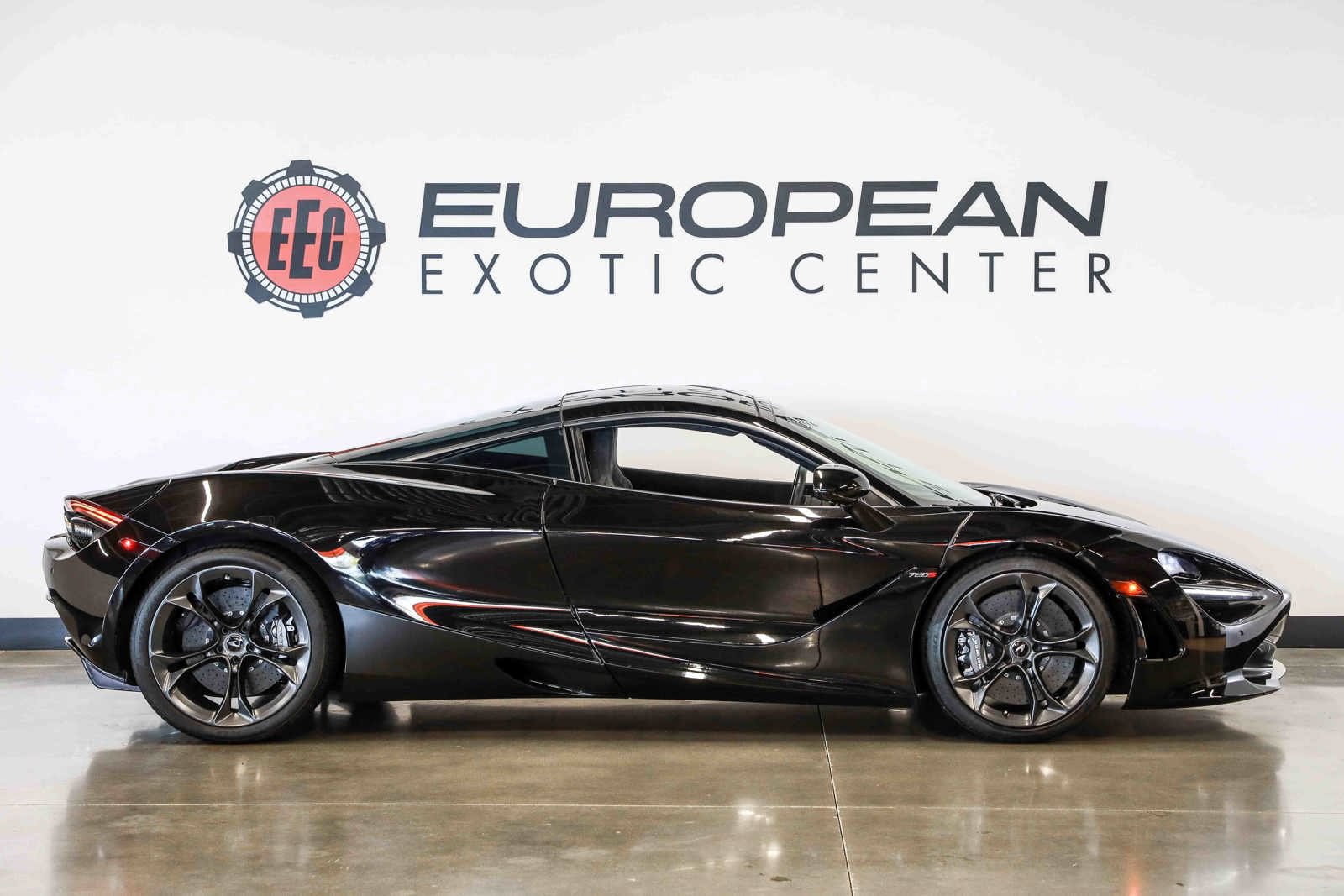 Used 2019 McLaren 720S RWD image 15