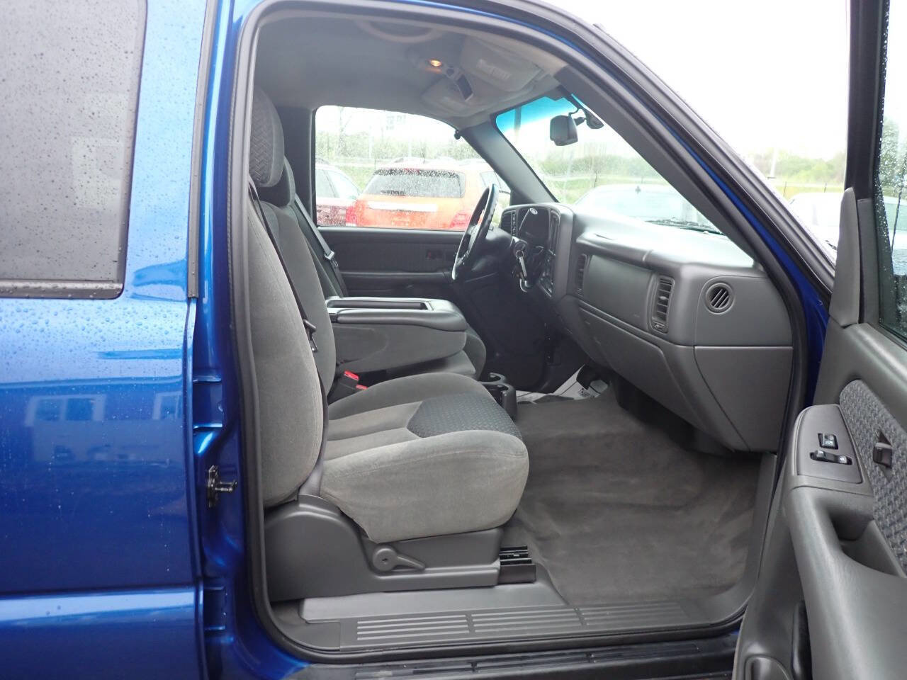 Used 2004 Chevrolet Avalanche Z71 w/ Preferred Equipment Group AWD/4WD image 9