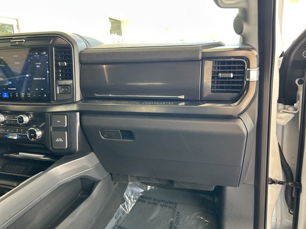 Used 2025 Ford F350 Lariat image 26
