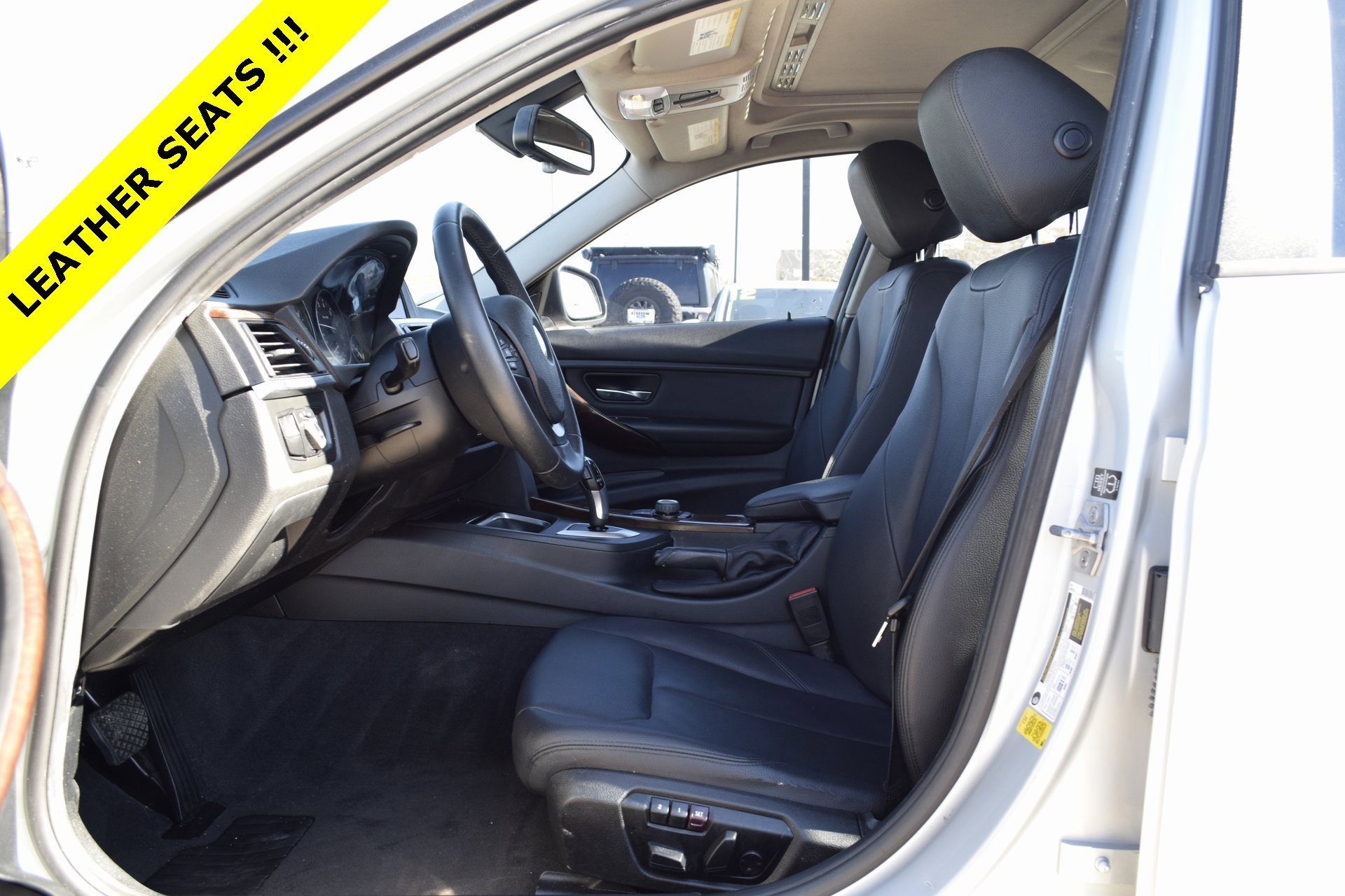 Used 2015 BMW 320i Sedan image 3