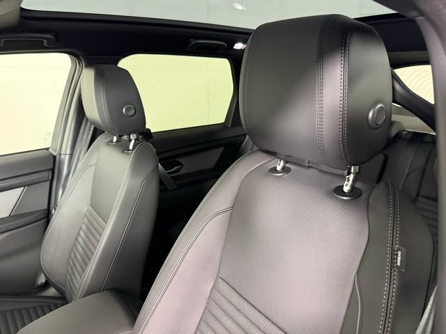 New 2026 Land Rover Discovery Sport Landmark AWD/4WD image 17