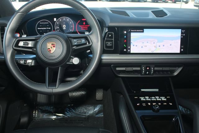 Certified 2025 Porsche Cayenne Base image 6