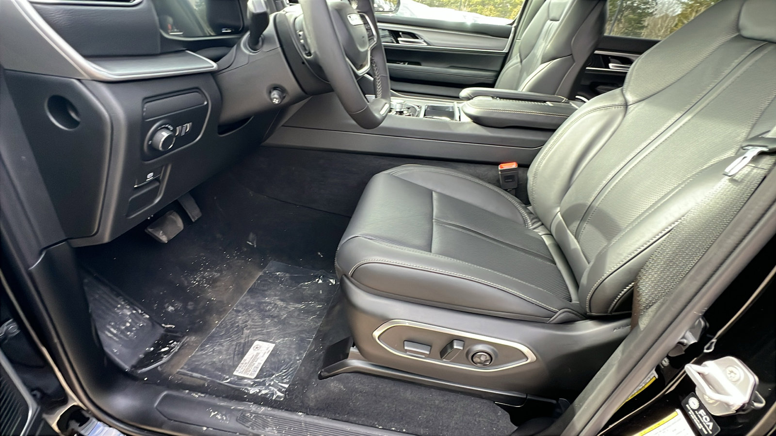 New 2026 Jeep Grand Wagoneer Limited image 16