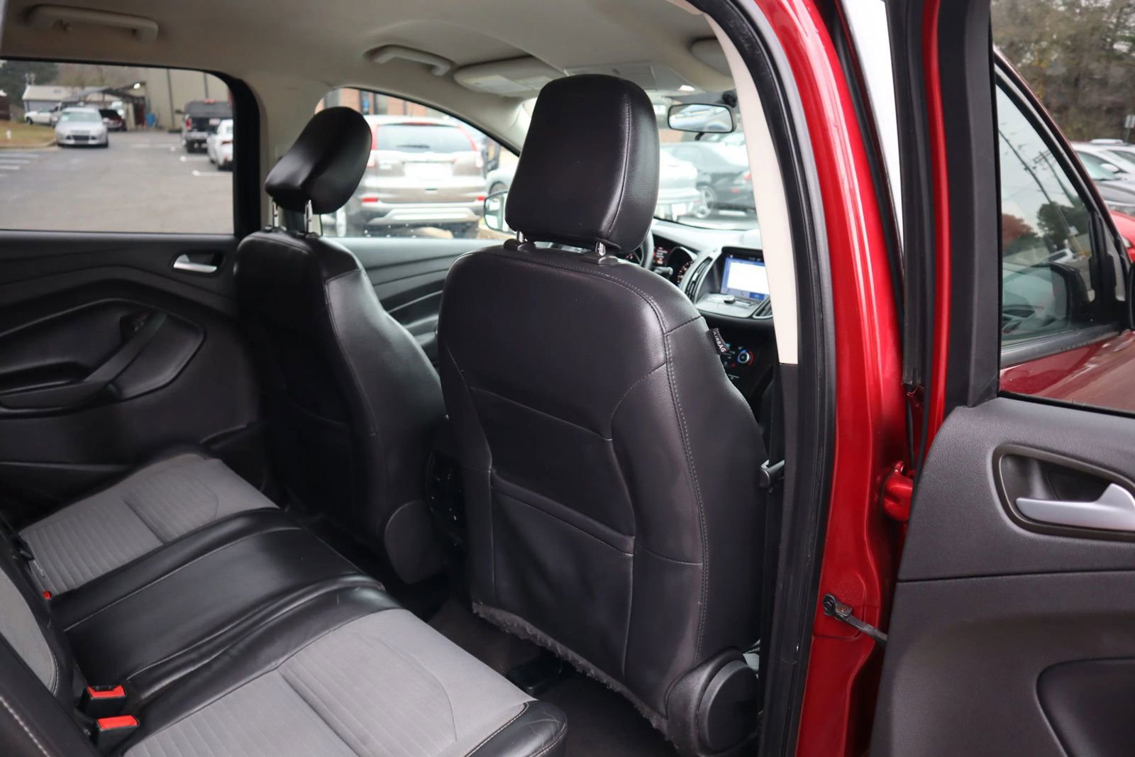 Used 2019 Ford Escape SE FWD image 18