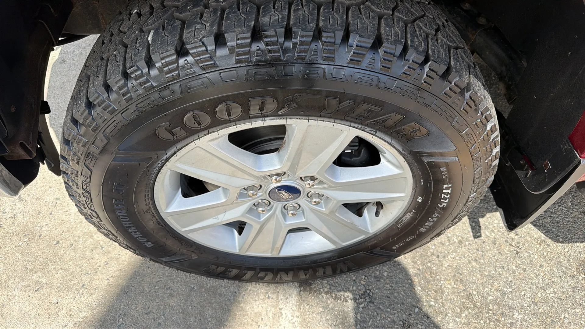 Used 2016 Ford F150 Lariat w/ Heavy-Duty Payload Package AWD/4WD image 9