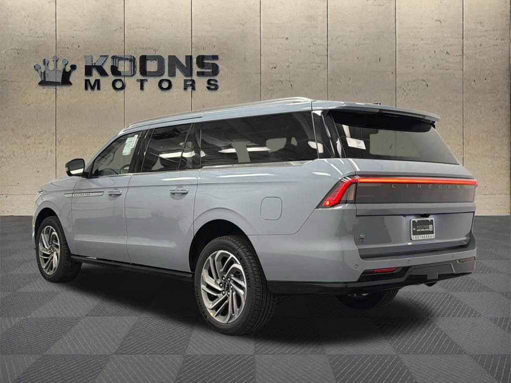 New 2026 Lincoln Navigator Reserve AWD/4WD image 6