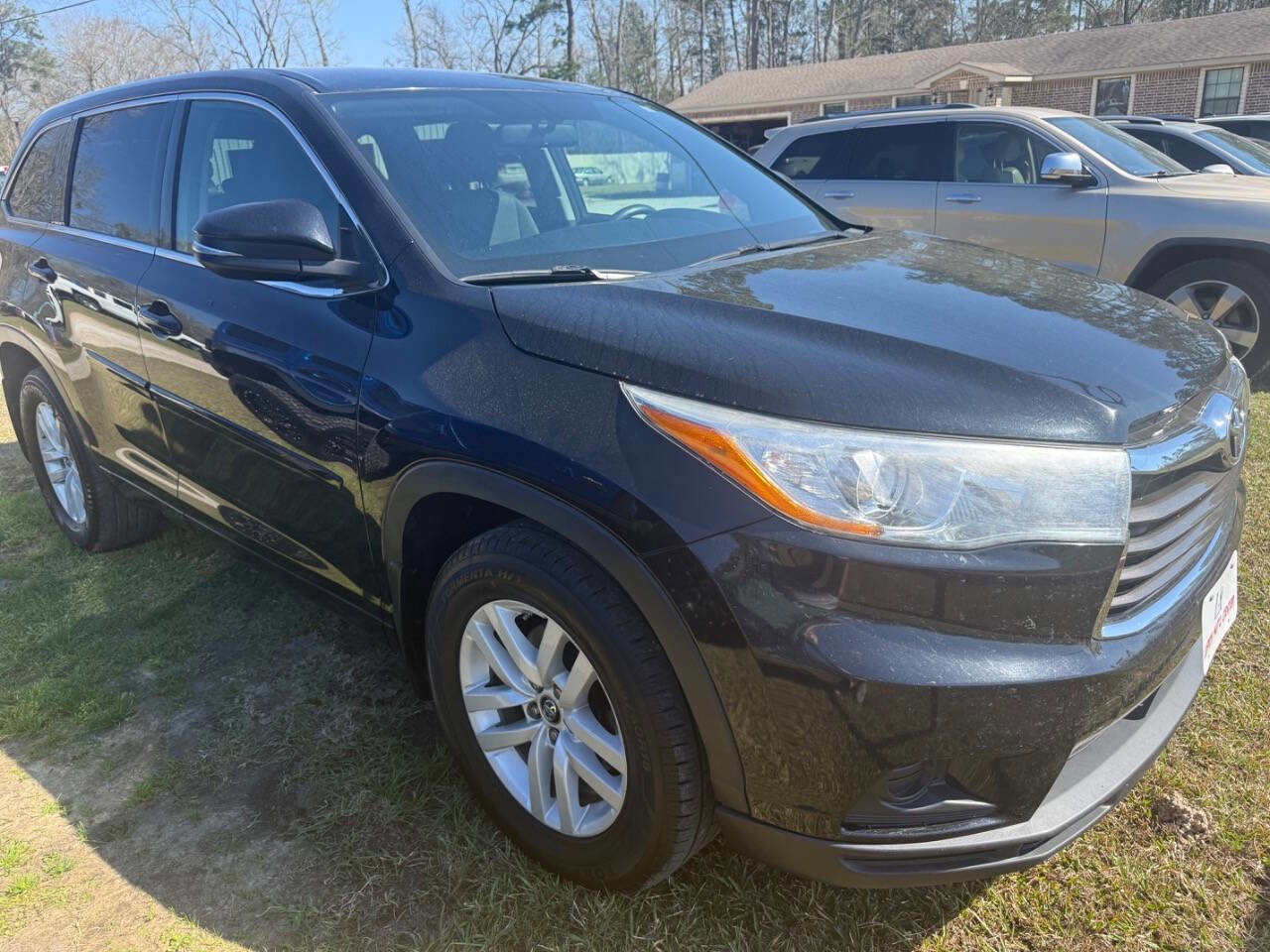 Used 2016 Toyota Highlander LE image 6