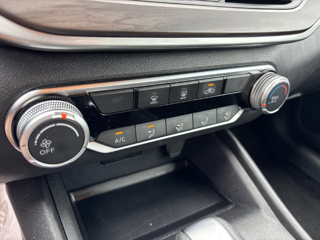 Used 2025 Nissan Altima 2.5 SV FWD image 24