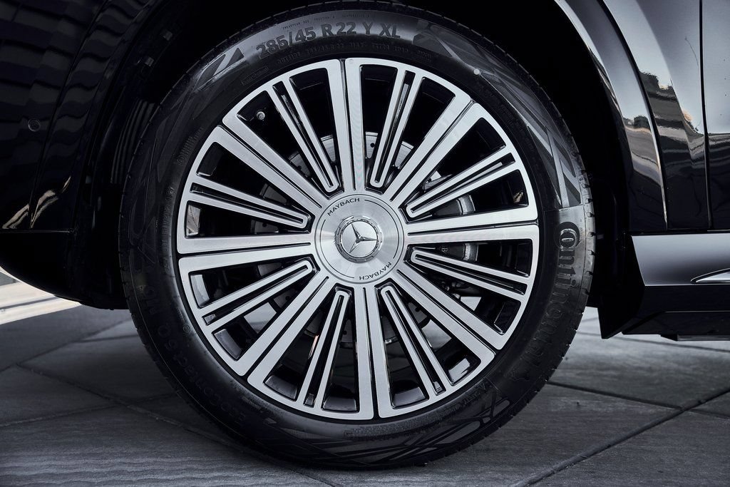 Used 2026 Mercedes-Benz Maybach GLS 600 4MATIC image 3