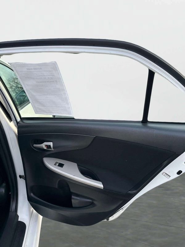 Used 2012 Toyota Corolla S image 11