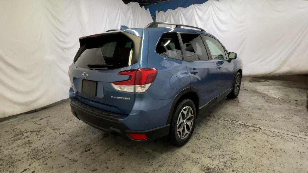 Used 2019 Subaru Forester Premium image 8