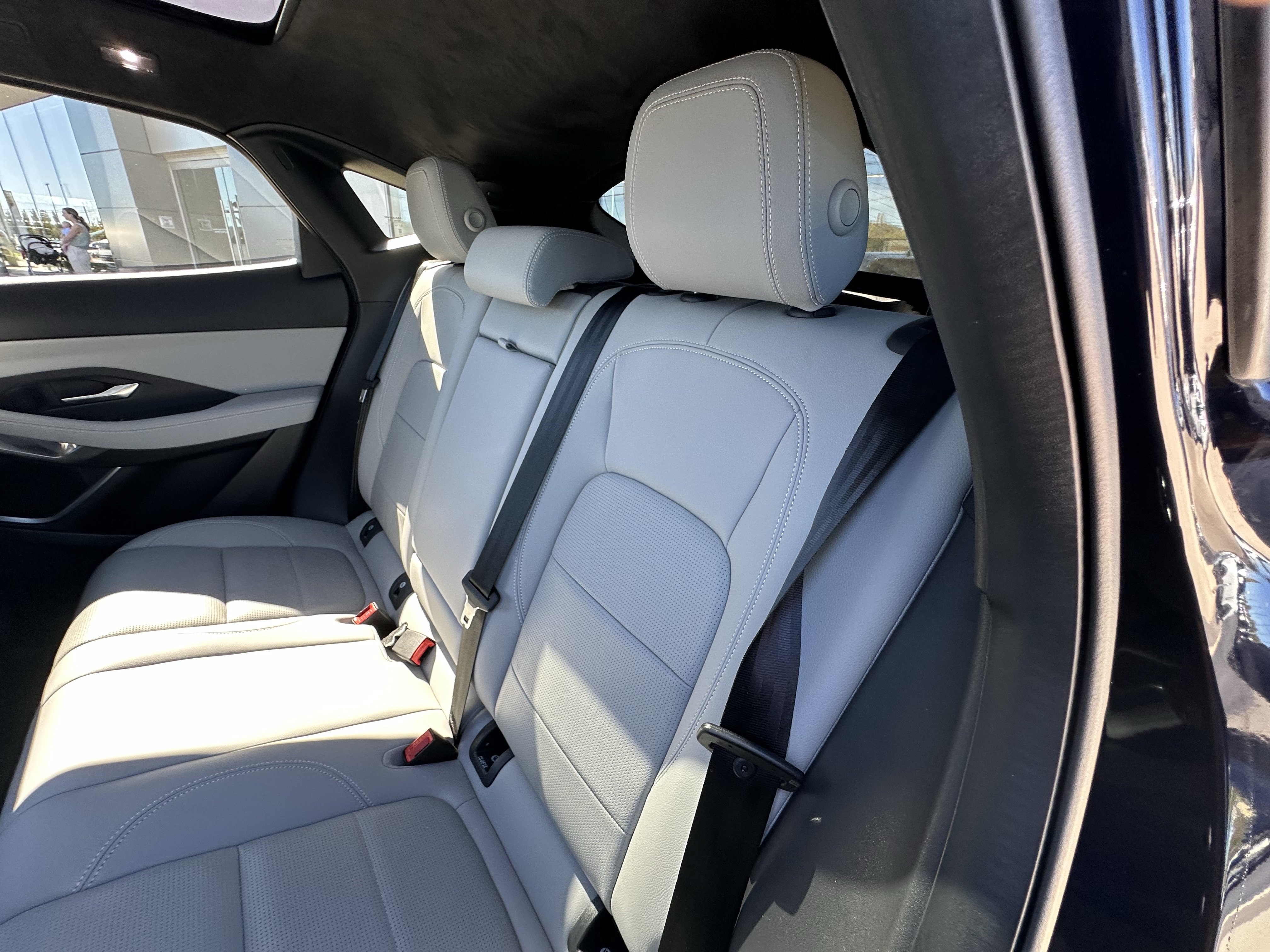 Certified 2024 Jaguar E-PACE R-Dynamic SE AWD/4WD image 32