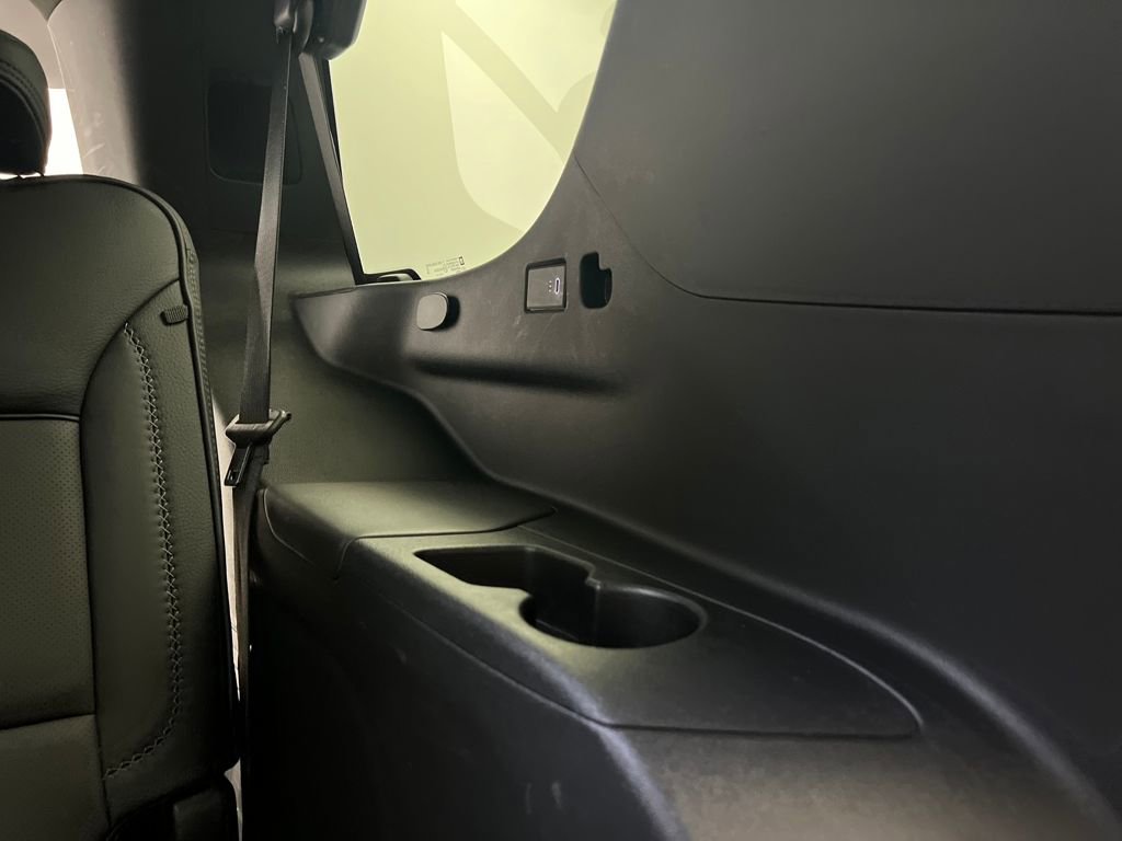 Used 2025 GMC Yukon Denali image 34