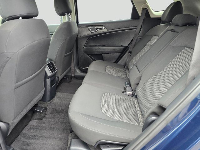 Used 2024 Kia Sportage LX AWD/4WD image 15