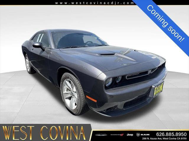 Certified 2023 Dodge Challenger SXT RWD image 1