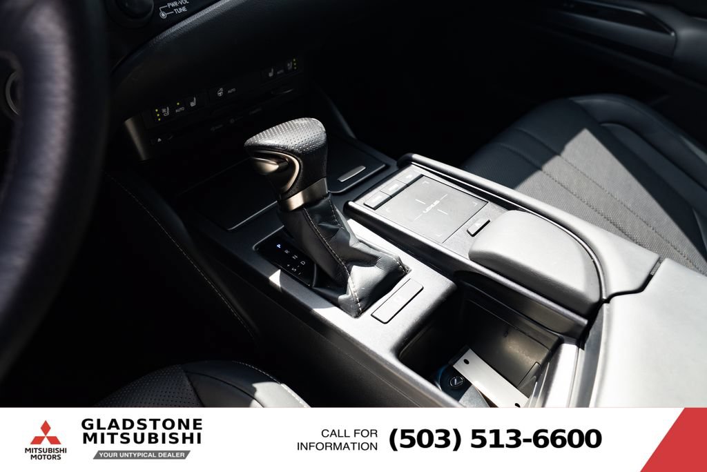 Used 2019 Lexus ES 350 F Sport w/ Accessory Package 2 FWD image 17