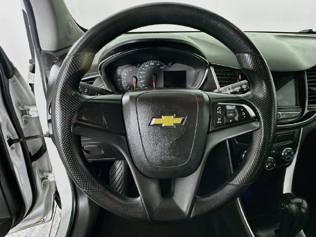 Used 2018 Chevrolet Trax LS FWD image 20