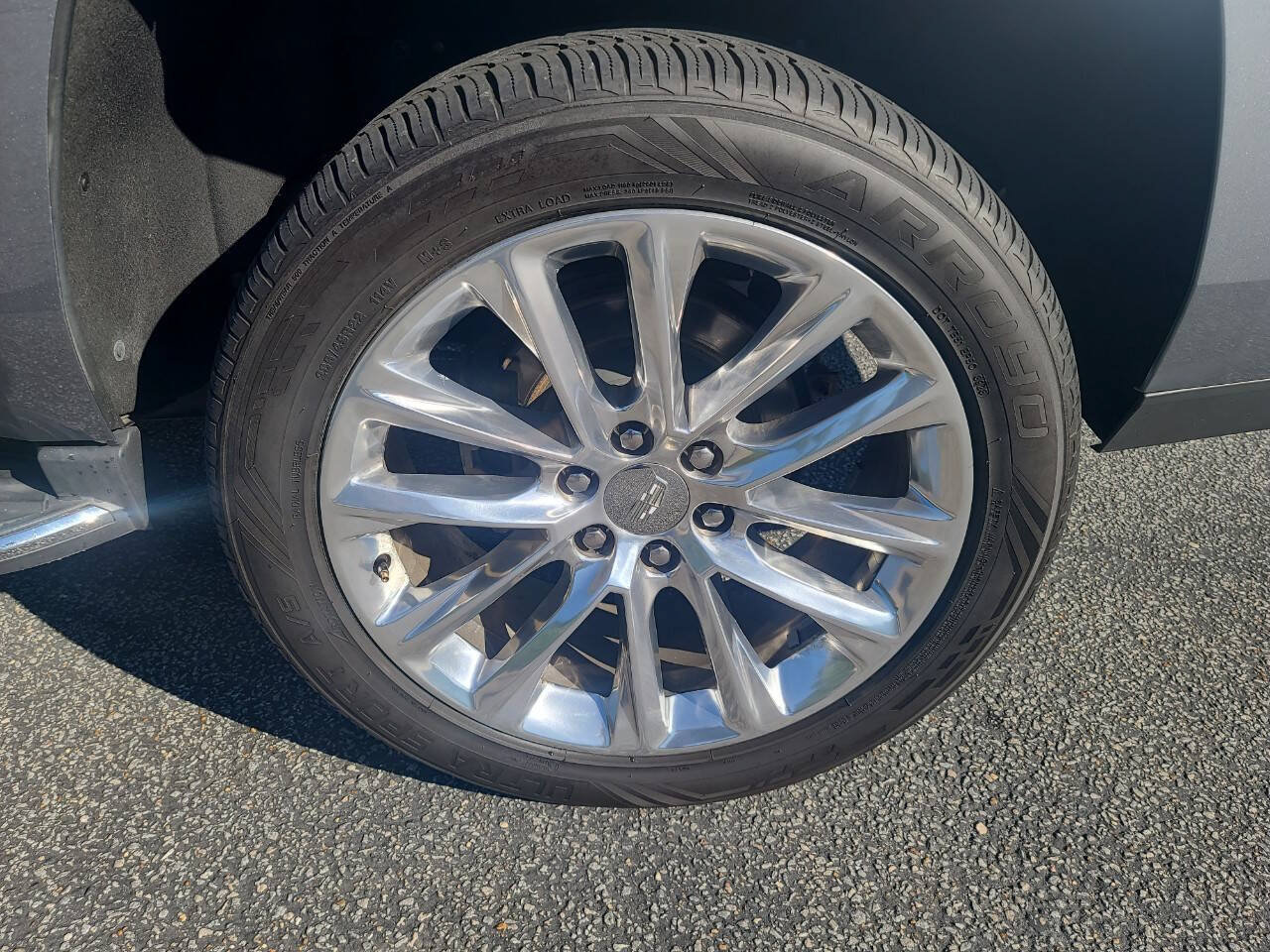 Used 2019 Cadillac Escalade Luxury AWD/4WD image 11