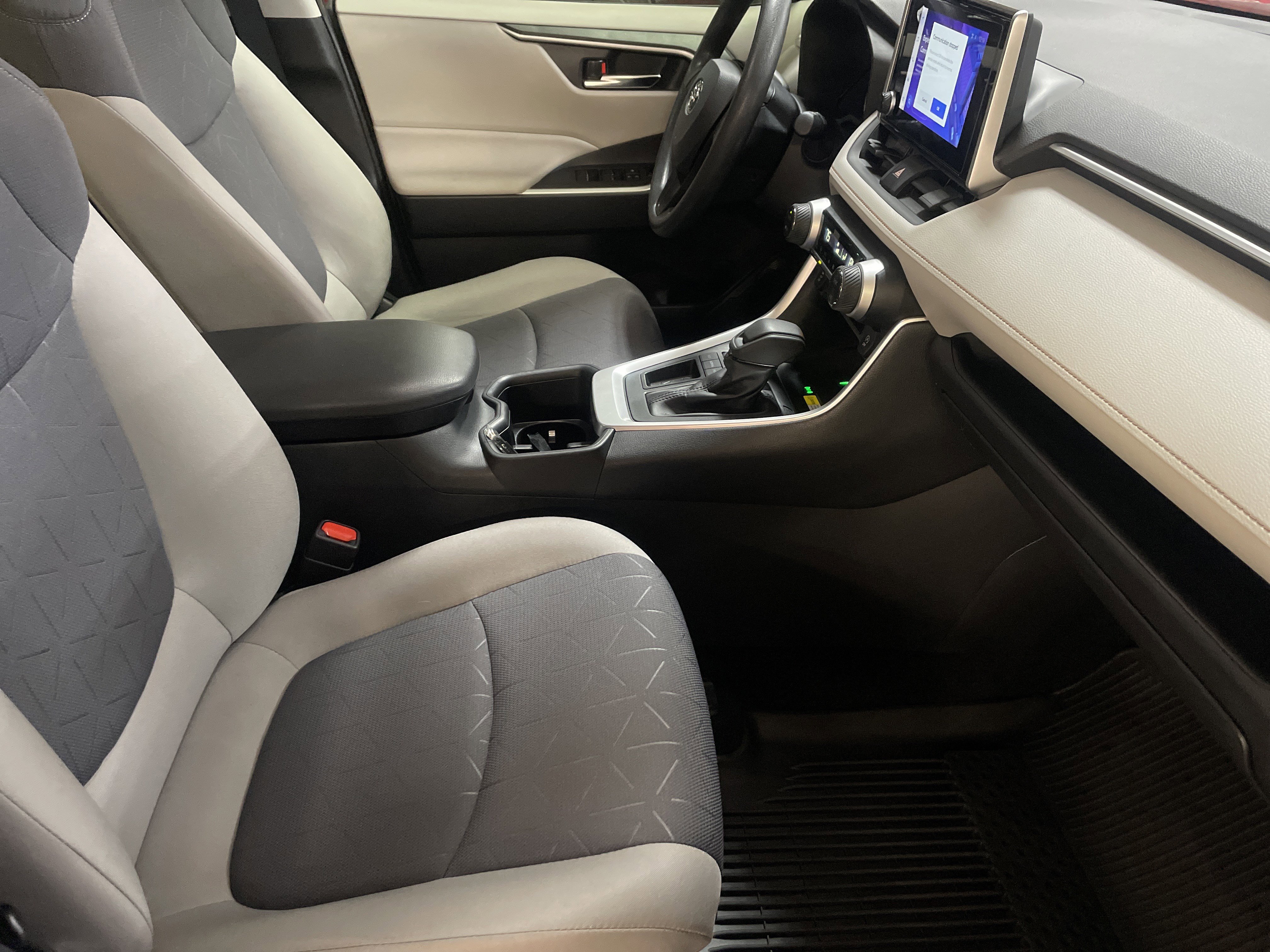 Used 2024 Toyota RAV4 XLE image 35