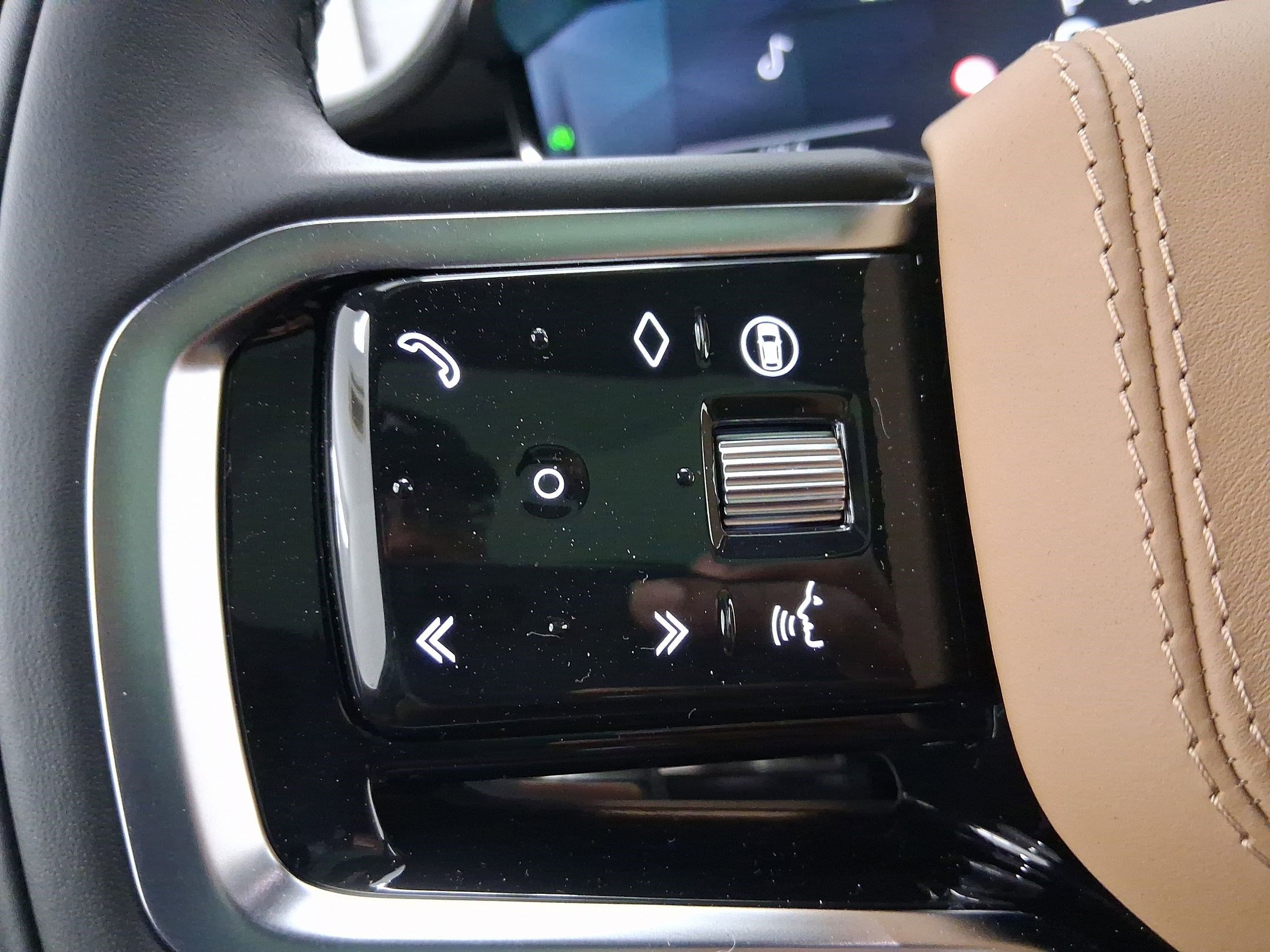 New 2025 Land Rover Range Rover Sport SE image 14